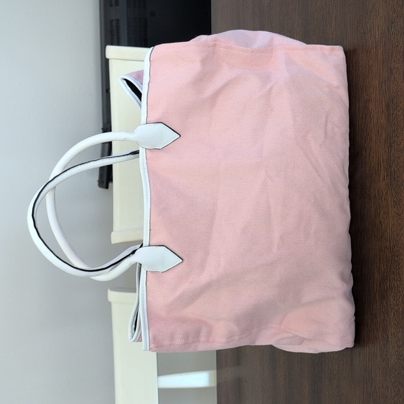 Victoria's Secret Huaihai Road Shanghai Tote Bag - Picture 4 of 14